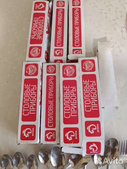 Столовые приборы ложки вилки