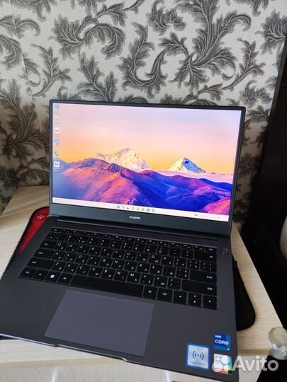 Huawei MateBook 14\ Core i7 1165G7\16 DDR4\512SSD