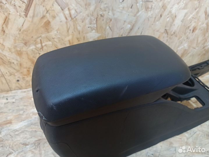 Подлокотник Kia Ceed ED