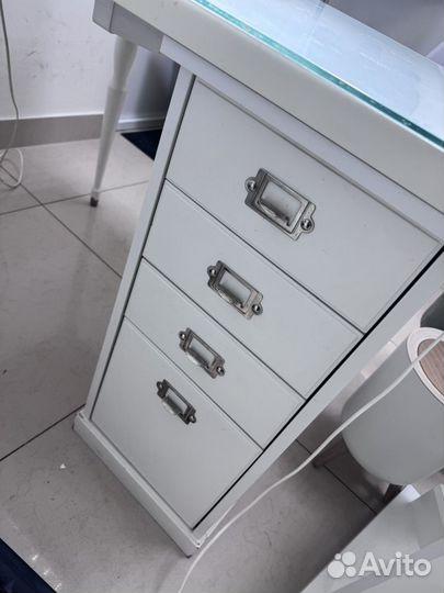 Маникюрный стол IKEA с вытяжкой бу
