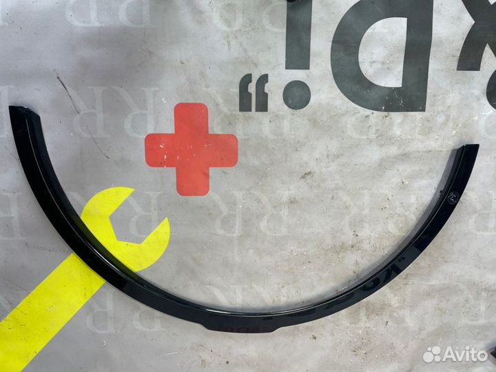 Молдинг крыла Land Rover Discovery 5 L462 2.0 SI