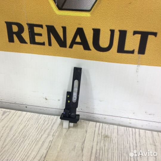 Замок лючка бензобака Renault sandero 2