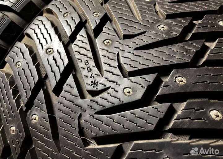 Nokian Tyres Hakkapeliitta 8 295/40 R20