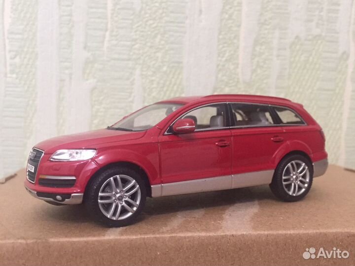 1:43 Ауди Audi Q7