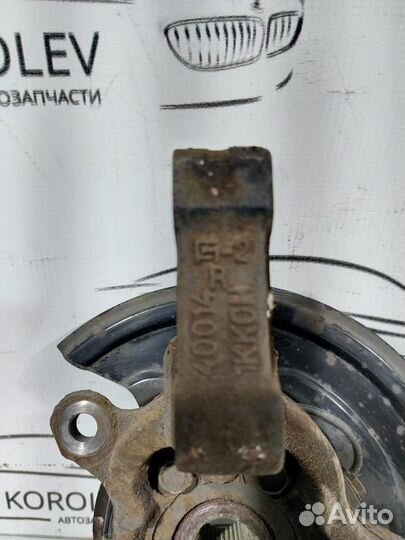 Кулак поворотный передний правый Juke (F15) 2011-2