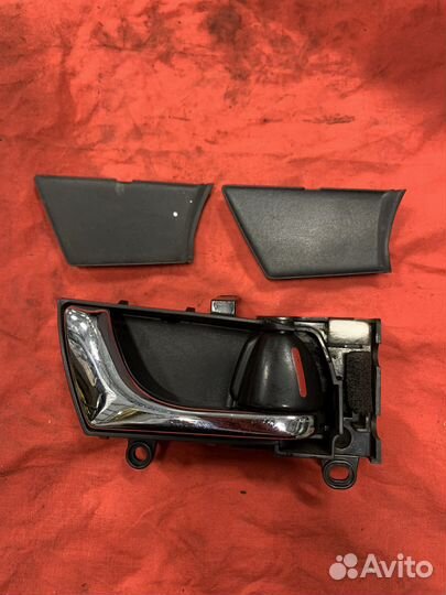 Внутренняя русючка двери Subaru Outback B13