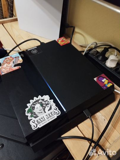 Продам PS4