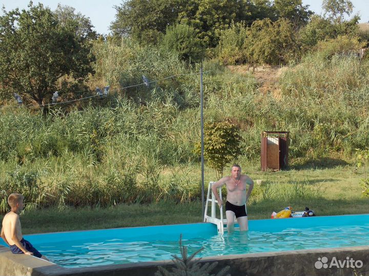 База отдыха с бассейном и рыбалкой на озере