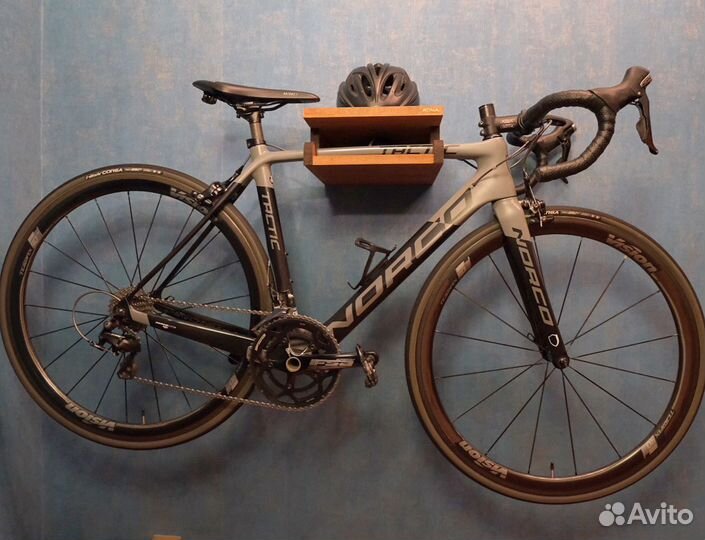 Крепление для велосипеда на стену из бука