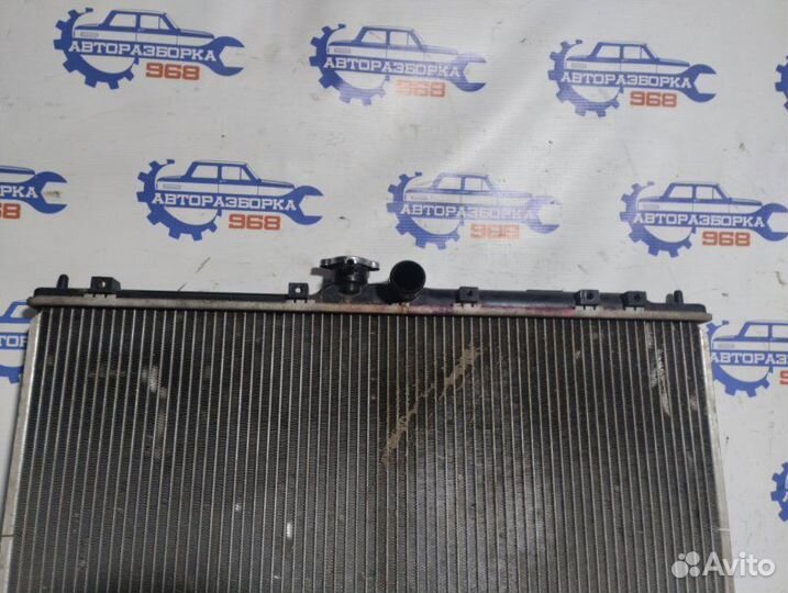 Радиатор охлаждения Mitsubishi Outlander 2003