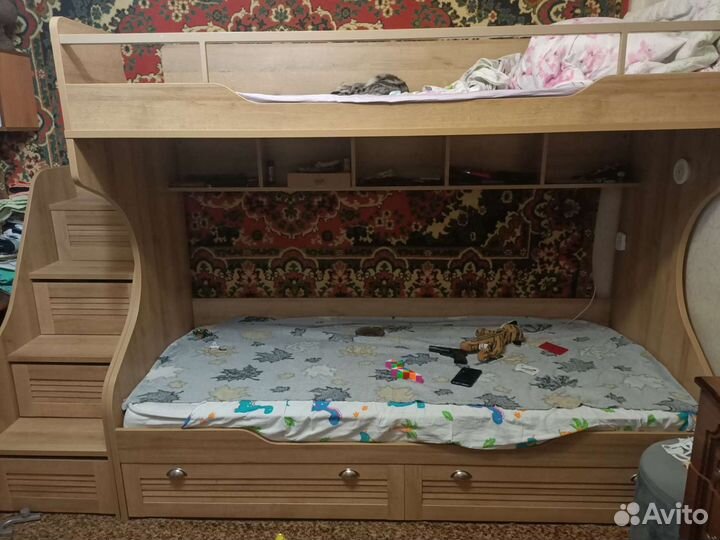 Двухъярусная кровать