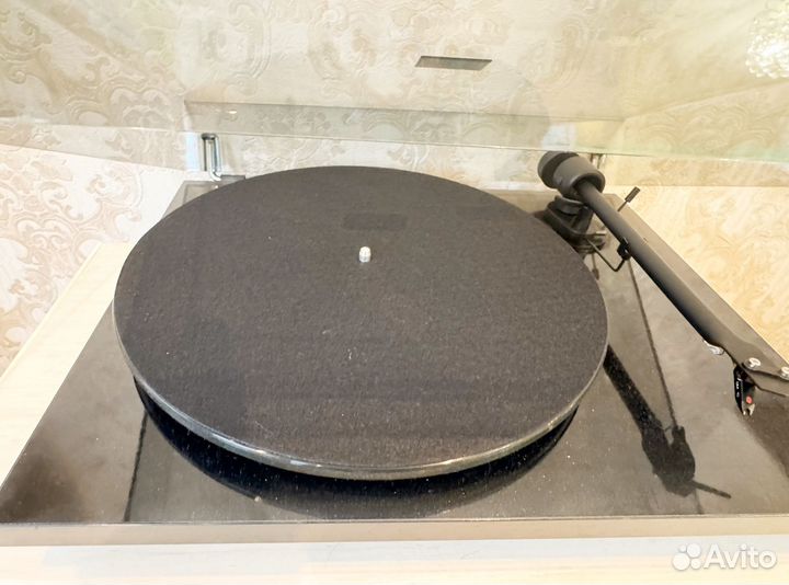 Комлект акустики Magnat и проигрыватель пластинок