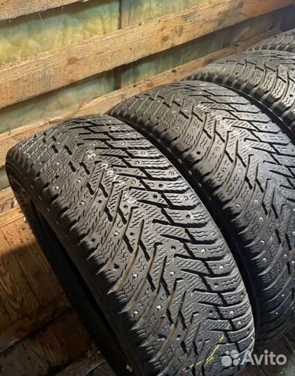 Nokian Tyres Hakkapeliitta 8 215/60 R16