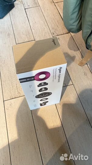 Коробка от фена дайсон