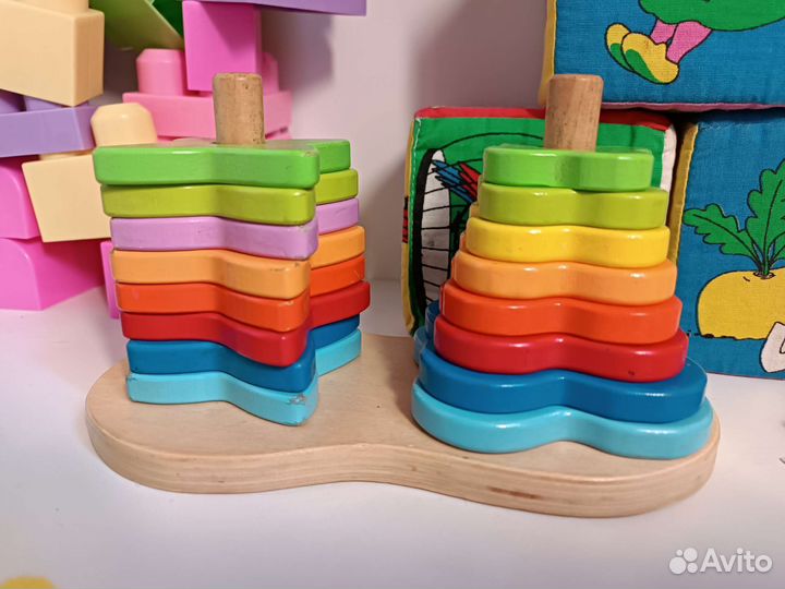 Пакетом развивающие игрушки Сортер Конструктор др