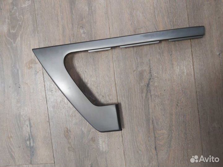 Накладка обшивки двери задняя правая Toyota Land