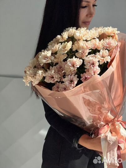 Большой букет хризантем День матери