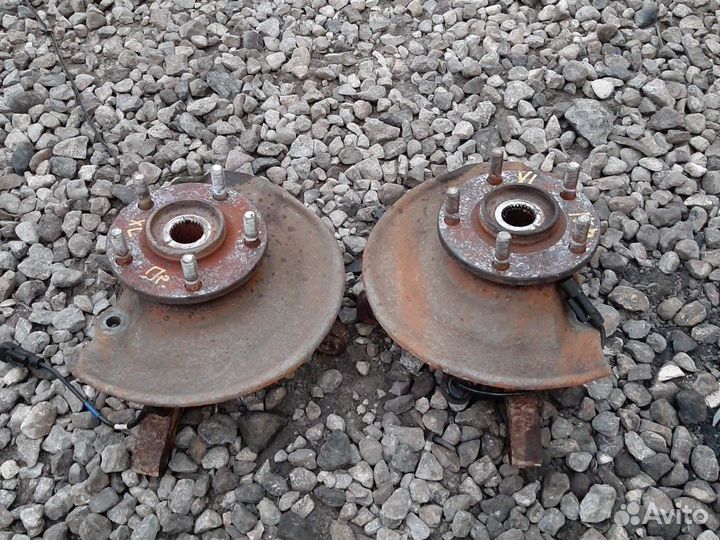 Кулак поворотный Мицубиси Аутлендер XL 3.0i в сбор