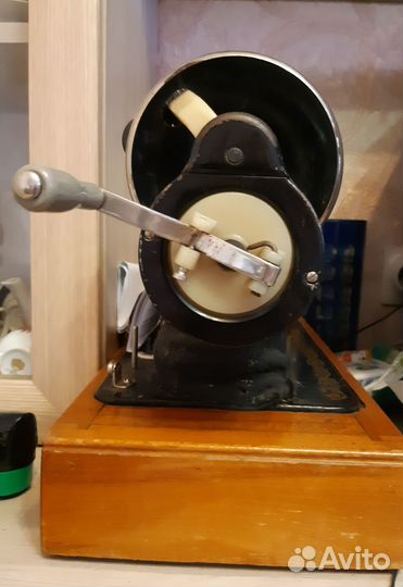 Ручная швейная машинка пмз