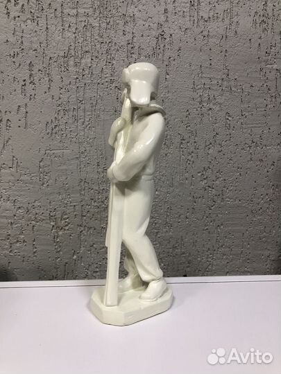 Статуэтка гипсовая, гипс. Лыжник, СССР