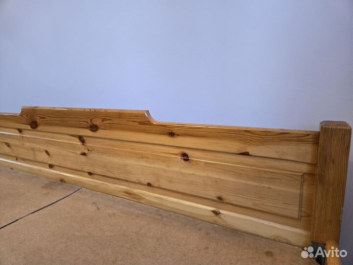 Кровать 180х190 из массива сосны б/у
