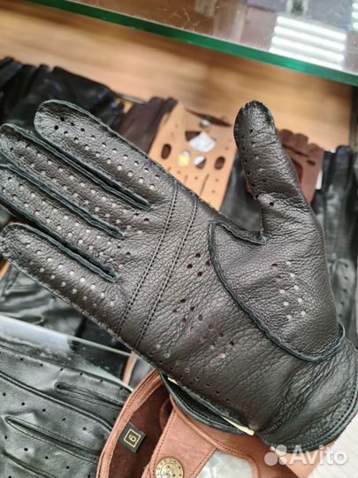 Кожаные перчатки