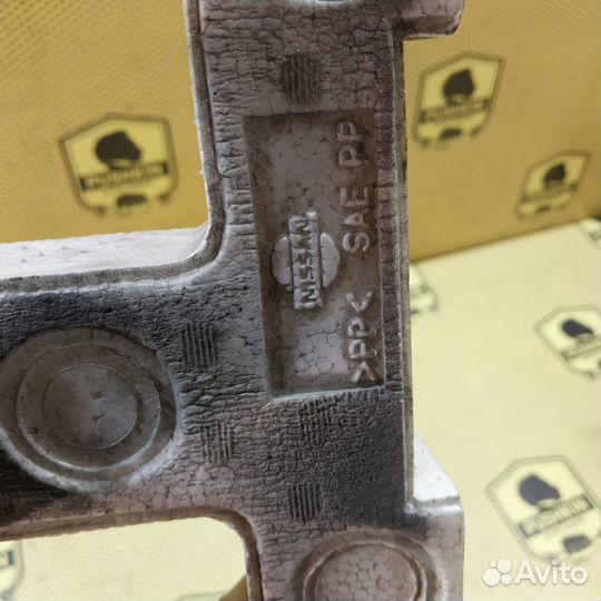 Наполнитель/абсорбер переднего бампера Nissan Tiida