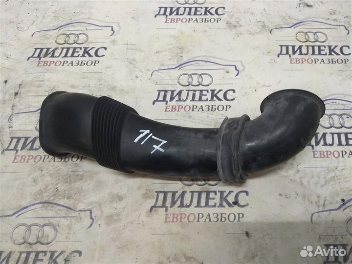 Патрубок воздушного фильтра VW Touareg 2002-2010