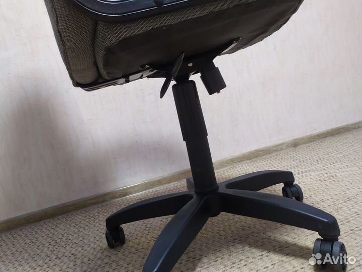 Компьютерное кресло