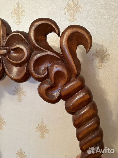 Рама резная для зеркала