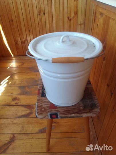 Эмалированное ведро