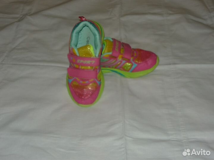 Кроссовки для девочки