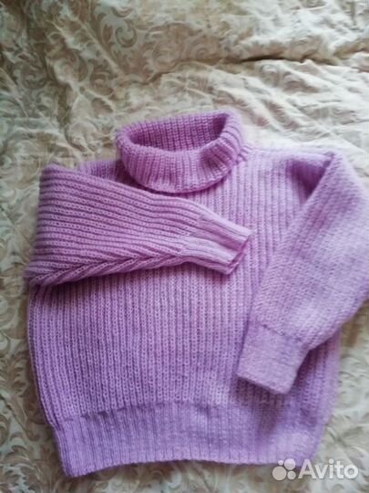 Теплый свитер женский