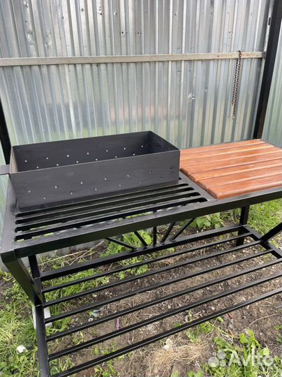 Мангал с крышей