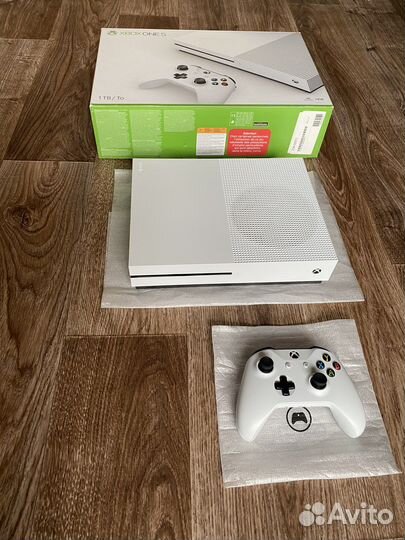 Xbox one s 500 гб + game pass ultimate