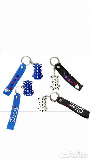 Брелок Bearbrick сидячий