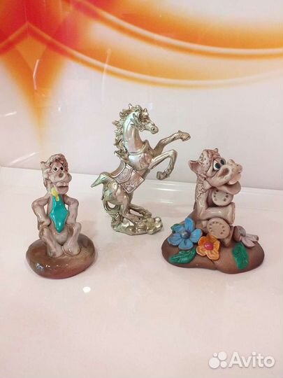 Статуэтки