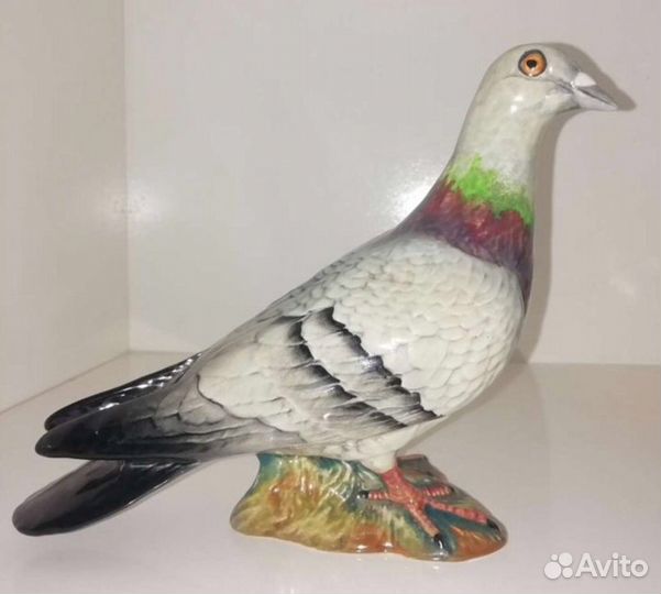 Фарфоровая статуэтка почтовый Голубь Англия