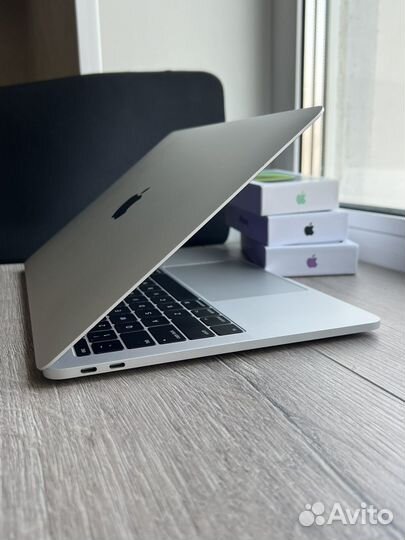 MacBook Pro 2017 Как новый SSD 256gb