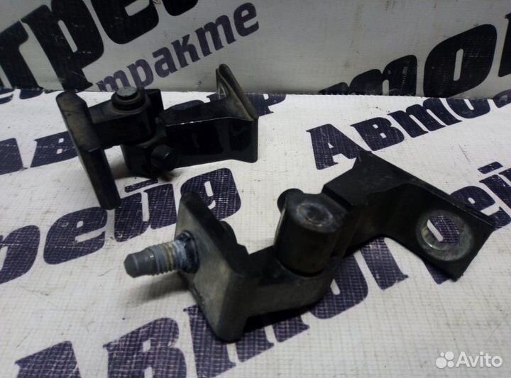 Петля дверная передняя левая Audi Q5 8RB cdnc 2009