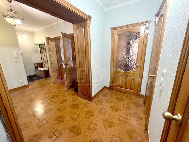 2-к. квартира, 74 м², 3/9 эт.