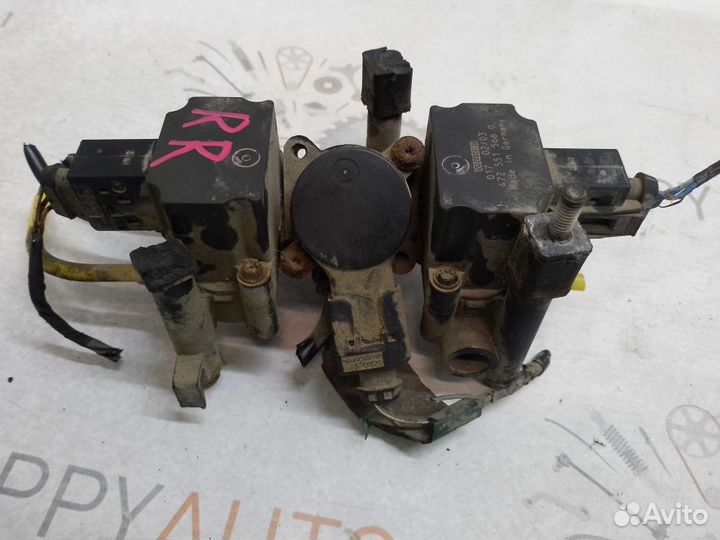 Блок клапанов пневмоподвески BMW Land Rover