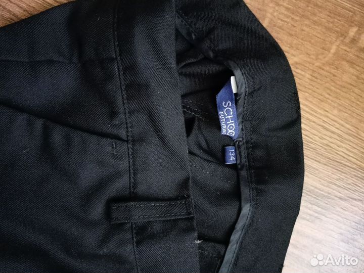 Брюки школьные, новые, 134