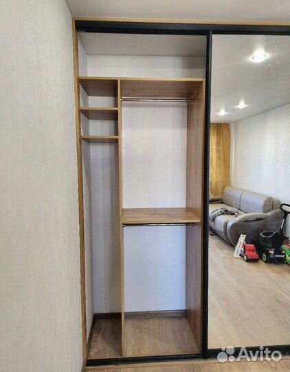 Шкаф купе на заказ от производителя с зеркалом