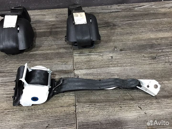 Ремни безопасности задние Volkswagen Jetta 6