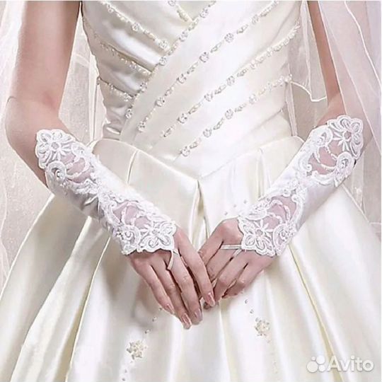 Свадебные клатч, перчатки,подвязка невесты
