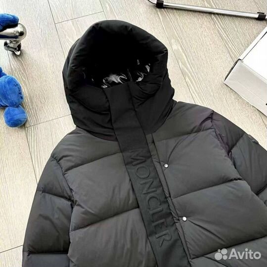 Пуховик Moncler