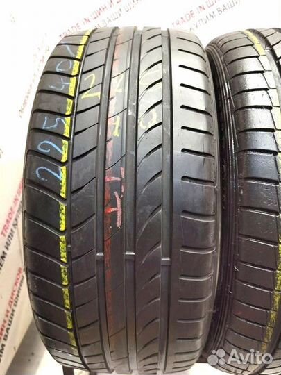 Dunlop SP Sport Maxx 225/40 R18 92Y
