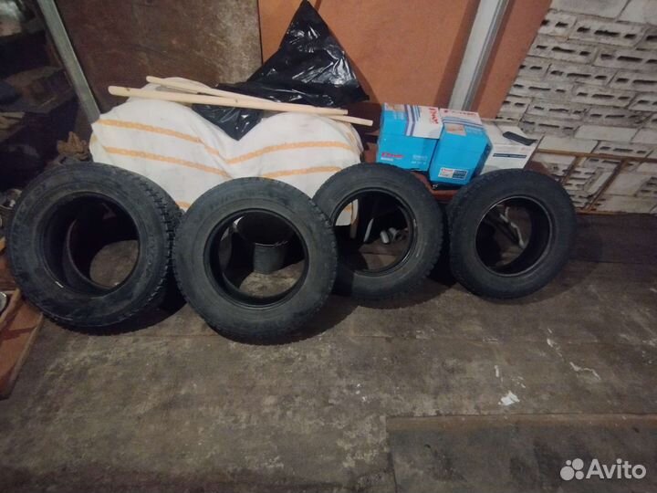 Dunlop SP 10 3E 225/70 R16