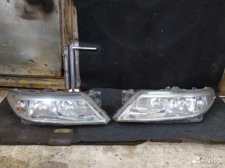 Передние фары Рено лагуна 2